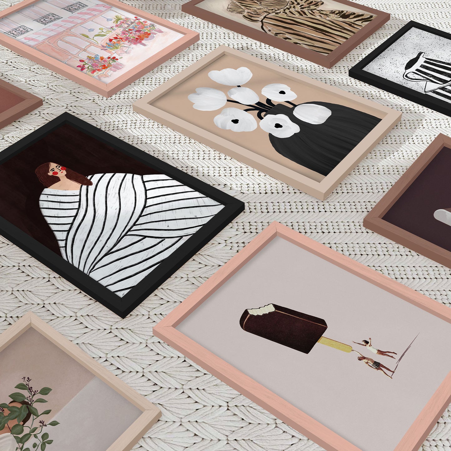 Indrammet kunsttryk - The Woman with Black and White Stripes - Bea Müller